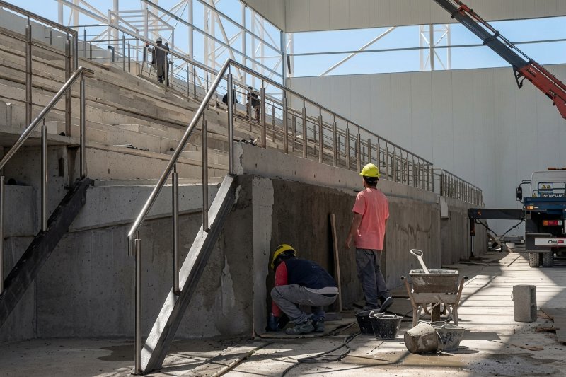 EL POLIDEPORTIVO DE LA VILLA DEPORTIVA INCORPORA CERRAMIENTOS Y NUEVOS TRABAJOS INTERIORES