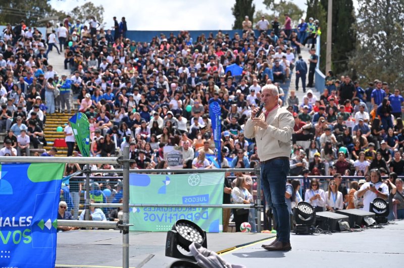 POGGI, EN EL CIERRE DE LOS JUEGOS INTERCOLEGIALES DEPORTIVOS: “ES SINÓNIMO DE AMISTAD, DE COMPAÑERISMO Y DE CONOCER A CHICOS DE TODA LA PROVINCIA”