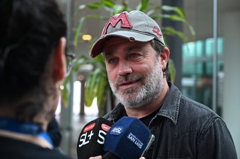 GASTÓN PAULS: “NO ES TAN COMÚN EN MUCHOS LUGARES DE LA ARGENTINA QUE SE TRABAJE TAN SERIAMENTE”