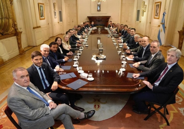 MILEI PIDIÓ APOYO A LOS GOBERNADORES PARA EL PRESUPUESTO 2026 Y LAS REFORMAS LABORAL, TRIBUTARIA Y DEL CÓDIGO PENAL