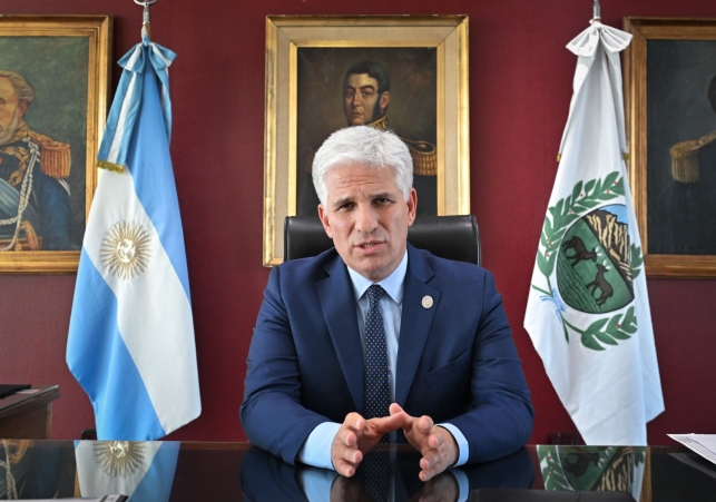 El Gobernador anunció un bono de fin de año