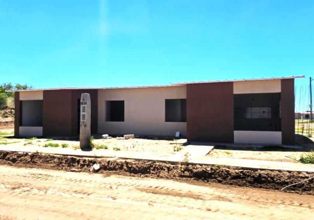 Iniciaron la colocación de cerámicos y la ejecución de detalles en viviendas de Villa Mercedes