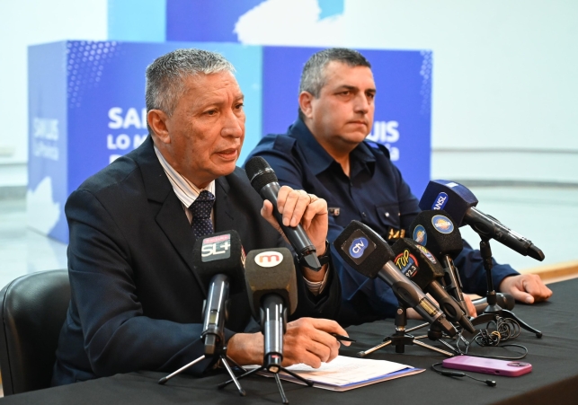 Noventa cadetes del Instituto de Seguridad Pública recorren las calles y barrios de la capital
